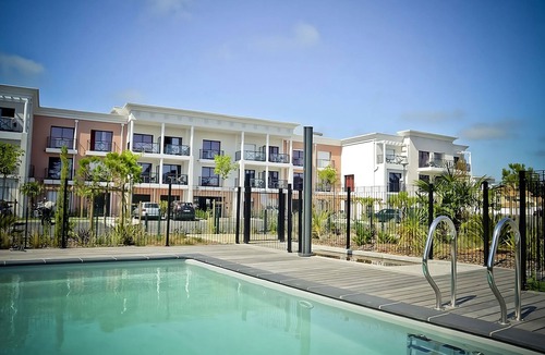 La Baule-Escoublac Hotel | Pet-friendly Property! Outdoor Swimming Pools Near Parc du Château de Careil