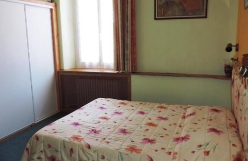 Digne-les-Bains Hotel | Pet-Friendly Double Room inside 17th-Century Convent | Near Local Cafés