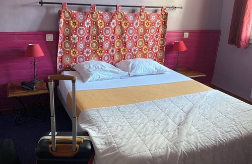 Digne-les-Bains Hotel | Pet-Friendly Double Room in 17th-C. Convent | Enclosed Shared Garden Courtyard