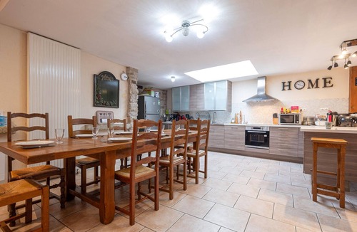 Escles House | Pet friendly home in Escles with WiFi