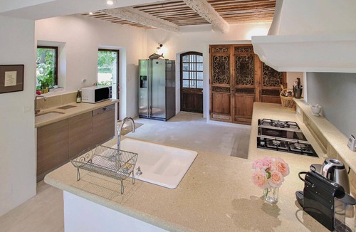 Lagnes House | Pet friendly home in Lagnes with sauna