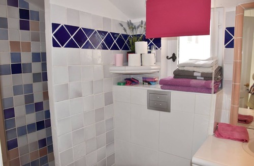 Ampus Apartment | Petit Cabanon Independent apartment with beautiful summer kitchen