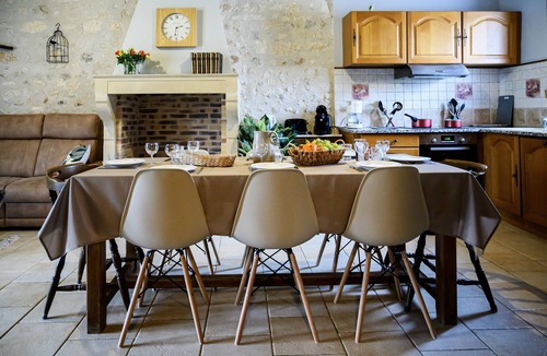 Chenou House | Petite house 'Le Prunier' with shared garden and Wi-Fi