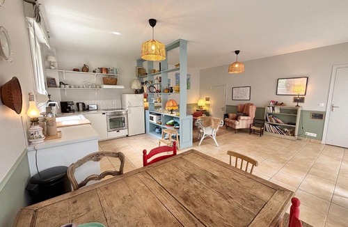 Sillery House | Petite maison à lorée du bois