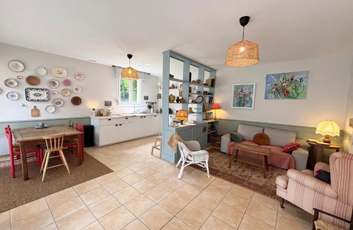 Sillery House | Petite maison à lorée du bois