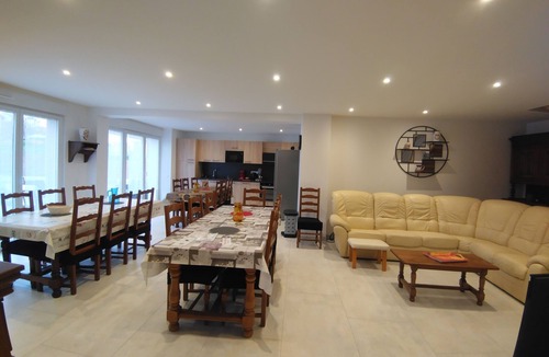 Rainville House | Pink House, 6-bedroom country house, easy PMR access