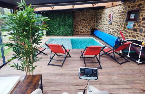 Tinteniac House | Piscine avec Charme et Caractères de campagne