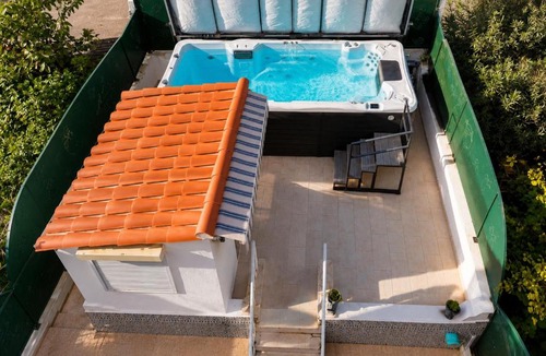 Saint-Roch Apartment | Piscine Jacuzzi Privée Chauffée, Terrasse et Garage à Nice