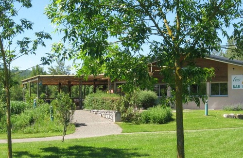 Baudreix Ski Chalet | PMR Chalet with Terrace - Sleeps 4