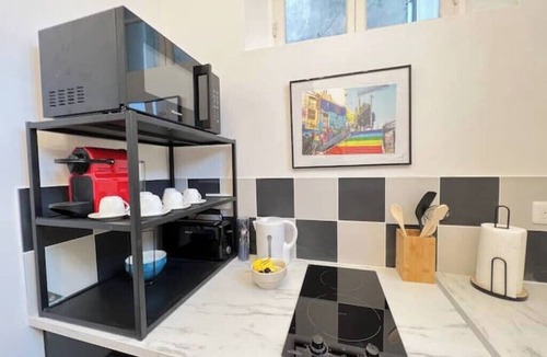 Le Camas Apartment | Pop Art