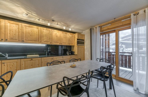 Mont-de-Lans Apartment | Premium Crystal Chalet Apartment with Mountain View, Balcony, and Wi-Fi
