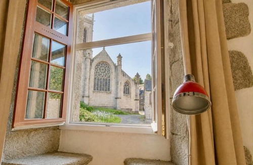 Loqueffret House | Presbytère XVIème siècle - Charme & Vue Chapelle St Herbot