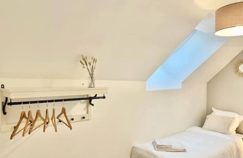 Saint-Meloir-des-Ondes Apartment | Pretty 2 bedroom, located downtown, at 6min from beaches