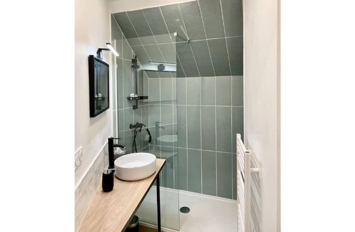 Saint-Meloir-des-Ondes Apartment | Pretty 2 bedroom, located downtown, at 6min from beaches