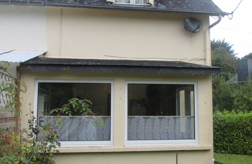 Belle-Isle-en-Terre Cottage | Pretty Breton Cottage recently refurbished 2 bedrooms central to all amenities