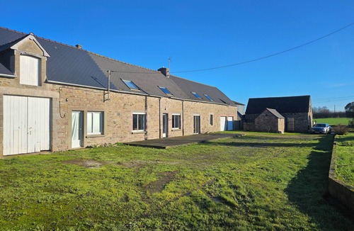Frehel House | Pretty Breton Longère