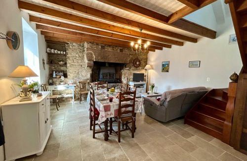 Tredrez-Locquemeau House | Pretty charming Breton cottage for 4 people