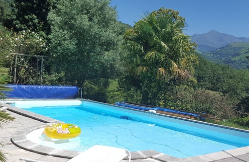 Aspin-en-Lavedan House | Pretty house with swimming pool in wooded grounds overlooking the Pic du Montaigu.
