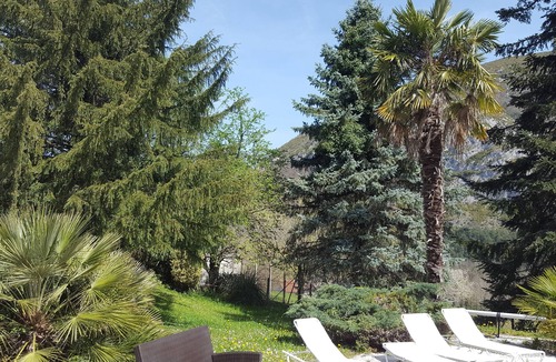 Aspin-en-Lavedan House | Pretty house with swimming pool in wooded grounds overlooking the Pic du Montaigu.