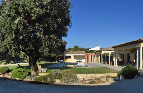 Domazan Villa | Pretty Villa with swimming pool and total air conditioning- Avignon -Nîmes-Uzes