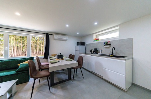 Dieulouard Apartment | Private 3-seater Jacuzzi, garden, air conditioning & parking - Dieulouard A31