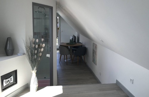 Villechetif Apartment | PRIVATE APARTMENT TERRACE SWIMMING POOL BED & BREASFAST