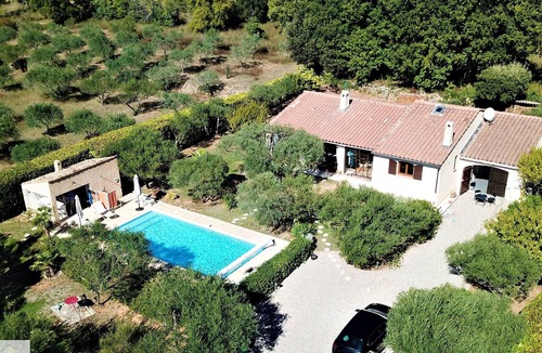 Regusse House | Private Family Villa in Verdon, Var, Provence - Pool and 2,000 m² Garden - Sleeps 10