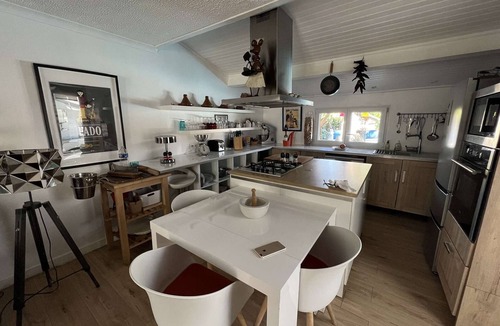 Valras-Plage House | Private Pool House, Sleeps 6, Close to Beach