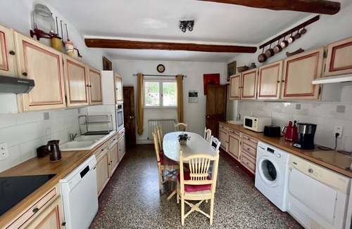 Monteux House | Provençal farmhouse in the countryside, with air conditioning and a pool, near Avignon