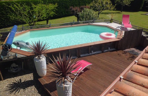 Uzein House | Provencal style holiday home with heated pool and pétanque area.