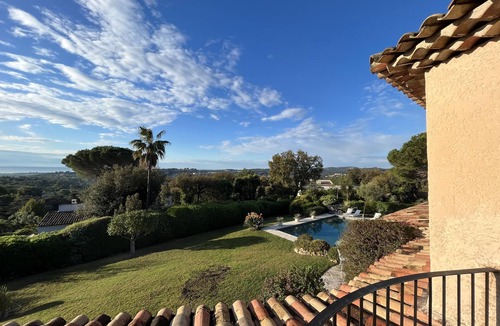 Biot Villa | Provencal villa, pool, sea views quiet, old village of Biot