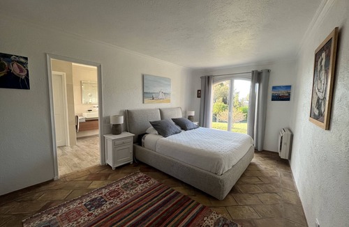 Biot Villa | Provencal villa, pool, sea views quiet, old village of Biot
