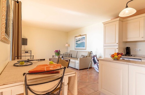 Saumane-de-Vaucluse Apartment | Provence Country Club by Interhome