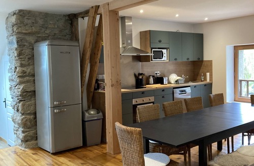 Cathervielle Ski Chalet | Pyrenean stone chalet 10 minutes from the ski slopes, ideal for hiking.