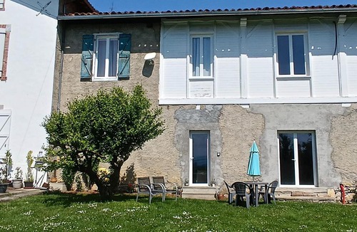 Saint-Gaudens House | Pyrenees Vue Gite - Owl - Vues Fantastique, Petit-Déjeuner, Calme, Piscine, Parking - Brand New