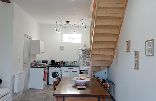 Saint-Gaudens House | Pyrenees Vue Gite - Owl - Vues Fantastique, Petit-Déjeuner, Calme, Piscine, Parking - Brand New