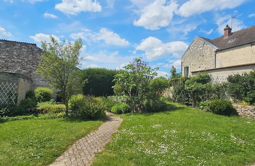 Brasles House | Quaint 3-bedroom house in charming Brasles perfect for relaxing