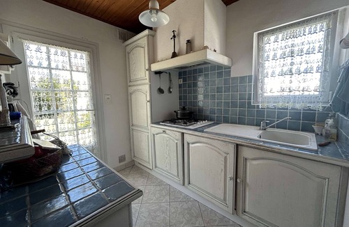 L'Epine House | Quiet 2-Bed Beach House with Garden, Terrace, and Parking