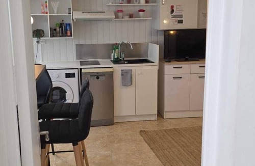 La Ferte-Gaucher House | Quiet 2-bedroom apartment with a pool and optional shared private garden