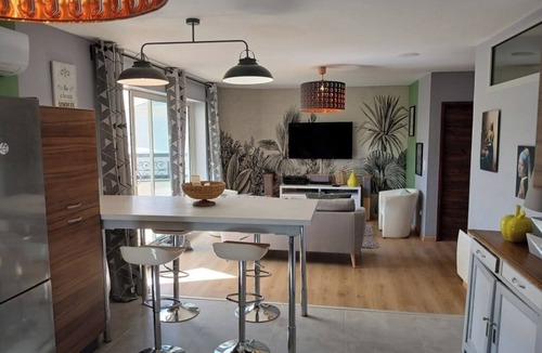 Mogneville House | Quiet 4-person house in a village; pets allowed