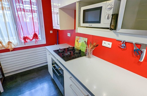 Fontaine Lestang House | Quiet, bright house, garden, close to the metro