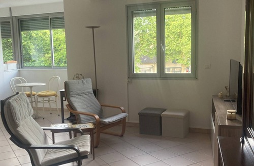 Figeac Apartment | Quiet downtown apartment with elevator