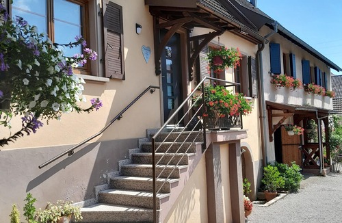 Maisonsgoutte House | Quiet * gîte with great hiking trails to recharge your batteries