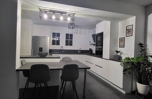 La Bouverie House | Quiet house with pool, close to beaches and shops.