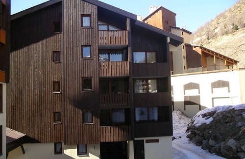 Isola Apartment | Quiet mezzanine chalet at The Hamlet - 6 guests