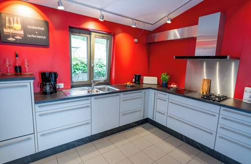 Dolcedo House | Quiet vacation home with 3 bedrooms for 6 people. WLAN. Climate. Very clean.