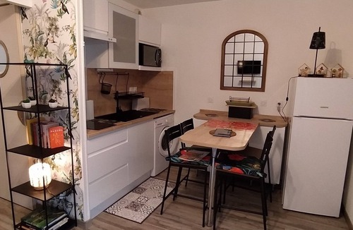Lourdes Apartment | Quiet, well-located 1 bed 140, secure covered parking