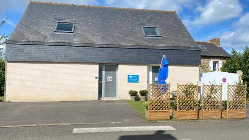 Etables-sur-Mer Apartment | Résidence des 3 îles, en plein centre-ville, à 5 min des plages, 3 appartements neufs