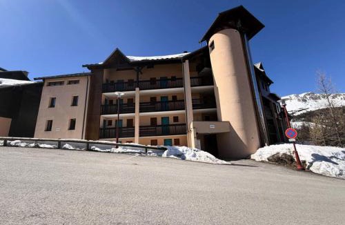 Les Claux Apartment | Résidence L'ourson - T3 43m² COSY A 200m DES PISTES - VARS MAE-2151