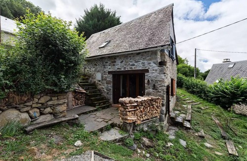 Cazaux-Frechet Villa | Renovated barn for 8 people in Aneran